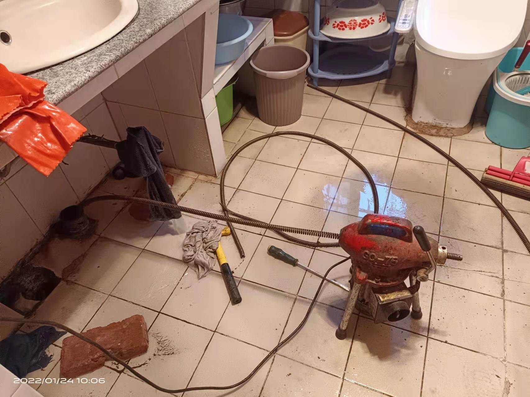 富宁疏通厨房下水道，地漏疏通
